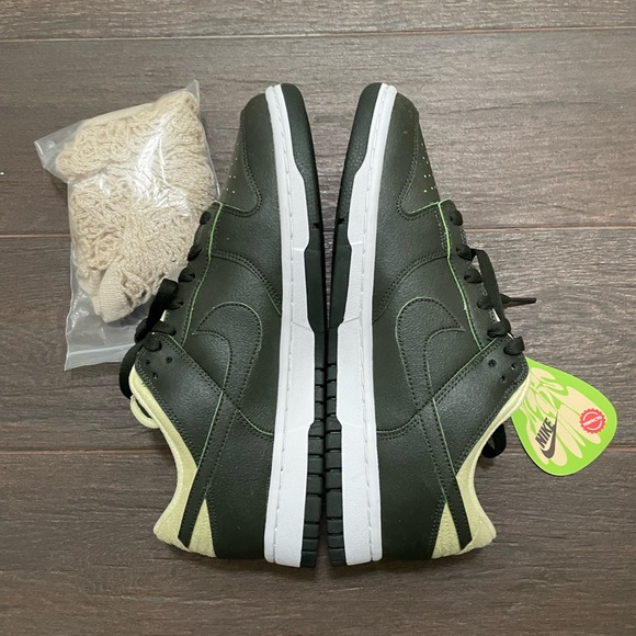 Nike Avocado 🥑 dunks - Picture 3 of 6